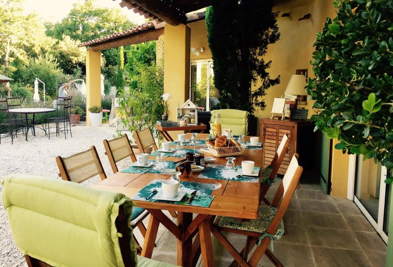 Bed and Breakfast Le Mas Des Pierres Blanches Венаск Экстерьер фото