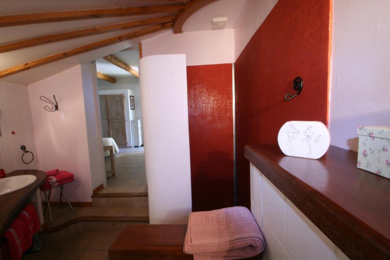 Bed and Breakfast Le Mas Des Pierres Blanches Венаск Экстерьер фото