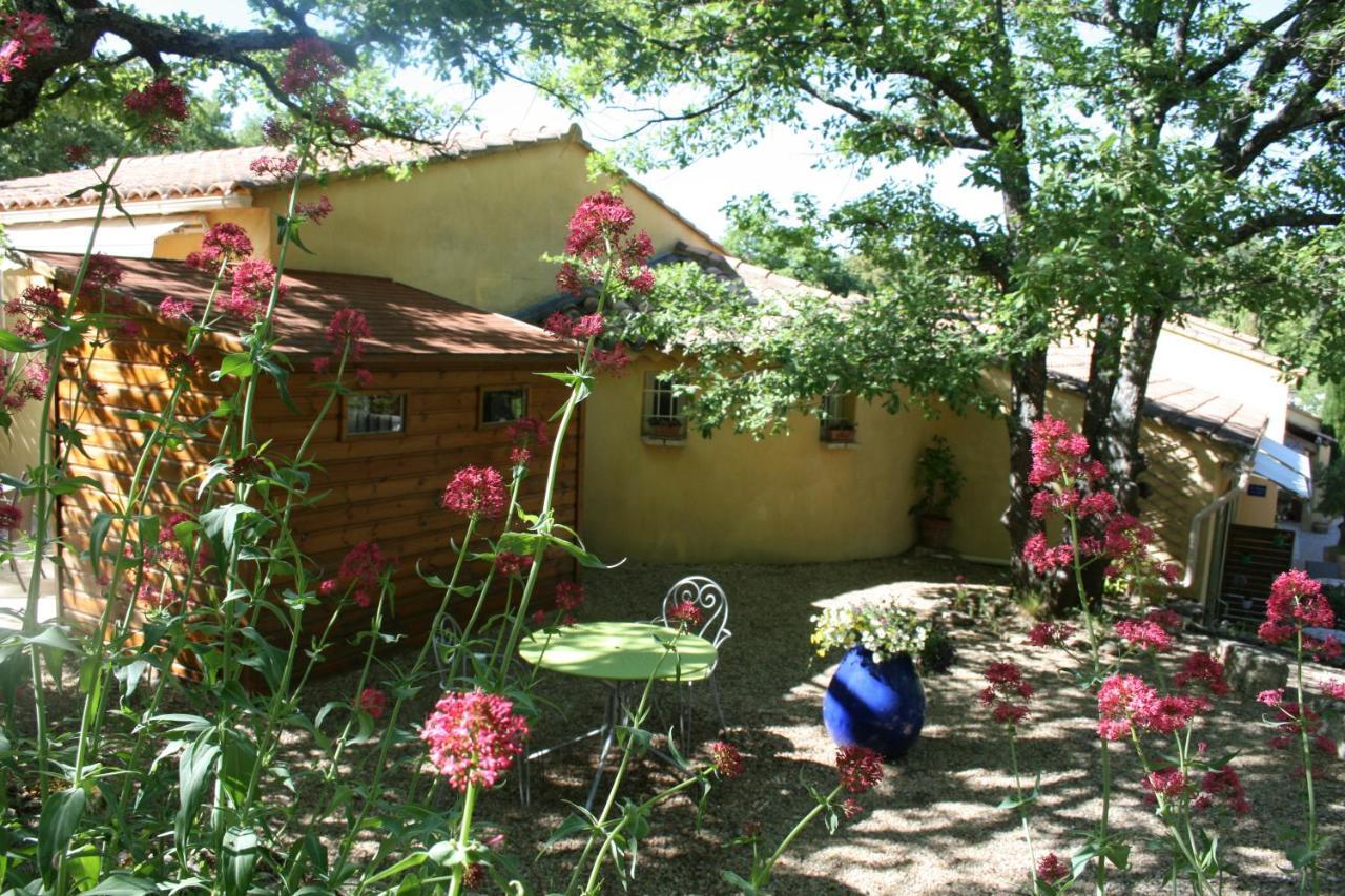 Bed and Breakfast Le Mas Des Pierres Blanches Венаск Экстерьер фото