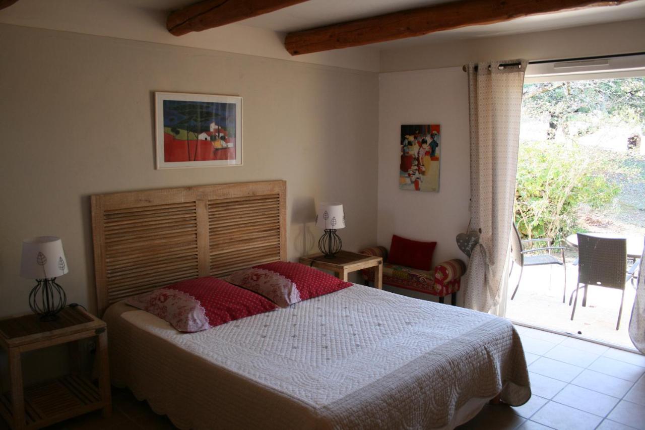 Bed and Breakfast Le Mas Des Pierres Blanches Венаск Экстерьер фото